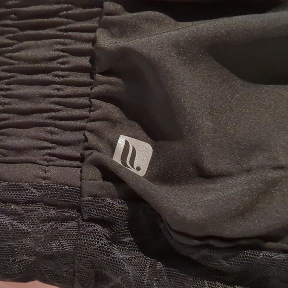 Fabletics shorts - Picture 3 of 6